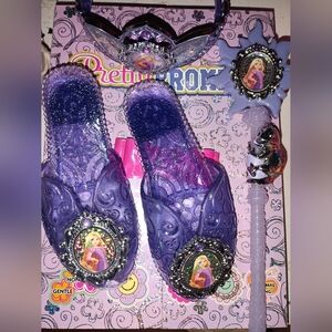 Dress up accessories